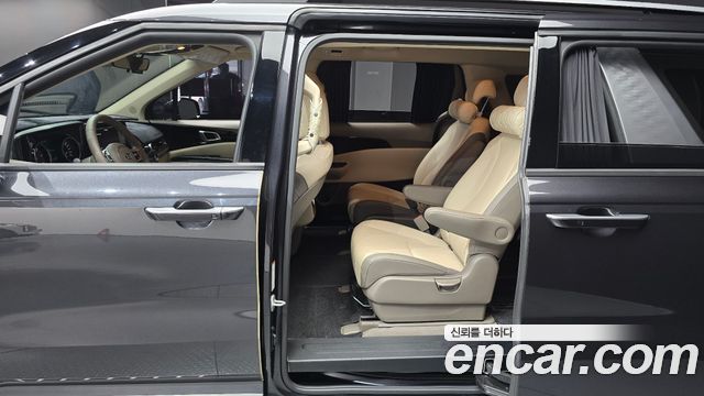 Kia Canival 2021 — photo 18