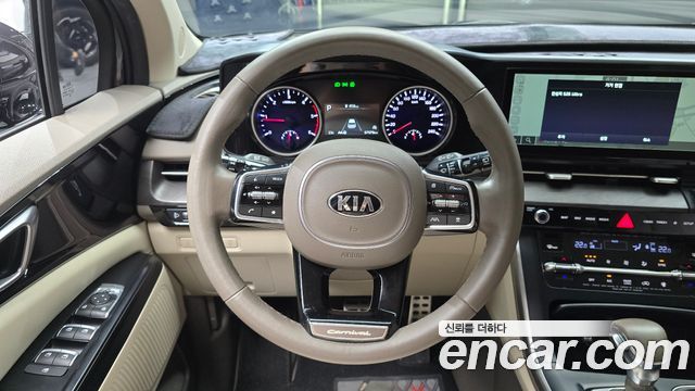 Kia Canival 2021 — photo 19