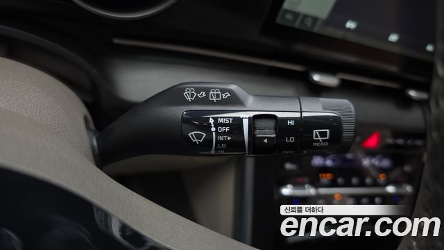 Kia Canival 2021 — photo 28
