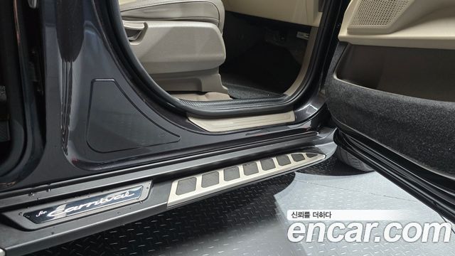 Kia Canival 2021 — photo 33