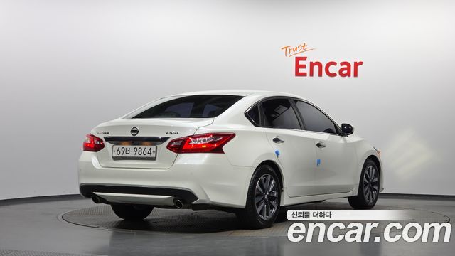 Nissan Altima 2017 — photo 2