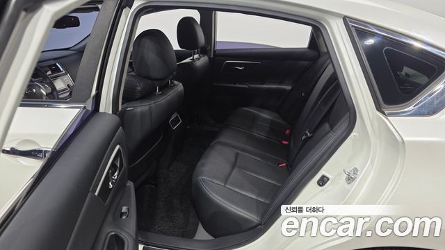 Nissan Altima 2017 — photo 11