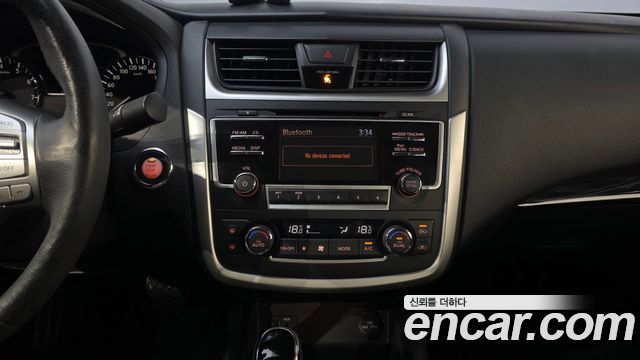 Nissan Altima 2017 — photo 16