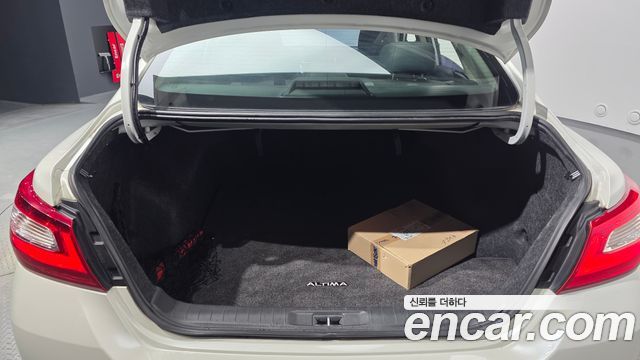 Nissan Altima 2017 — photo 20