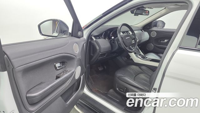 Land Rover Range Rover Evoque 2018 — photo 13