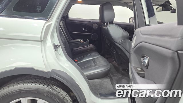 Land Rover Range Rover Evoque 2018 — photo 17