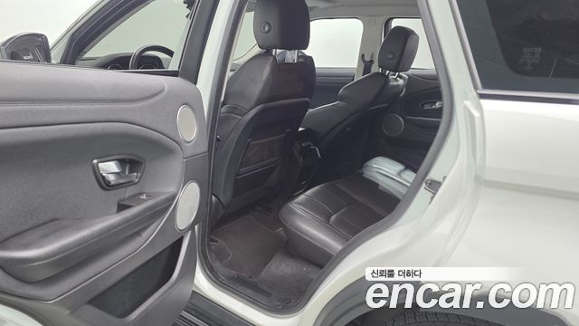 Land Rover Range Rover Evoque 2018 — photo 18