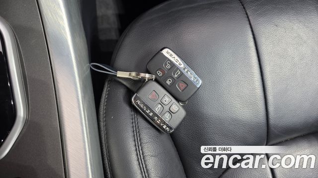 Land Rover Range Rover Evoque 2018 — photo 22