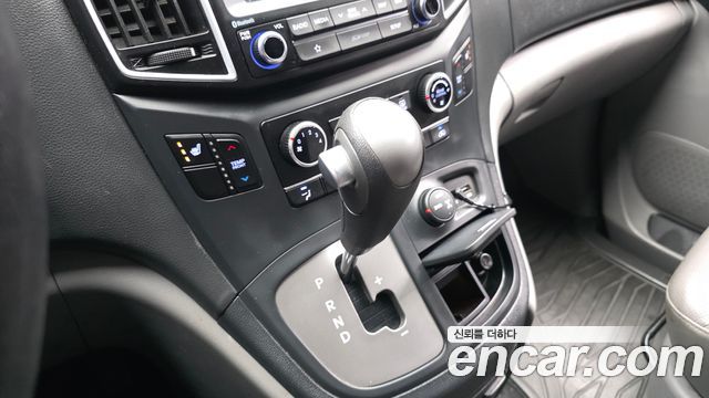 Hyundai Starex 2019 — photo 12