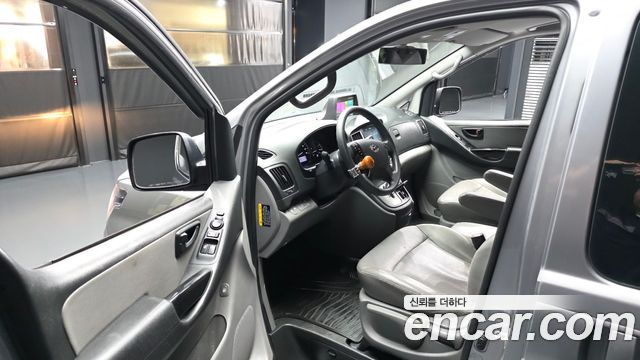 Hyundai Starex 2019 — photo 13