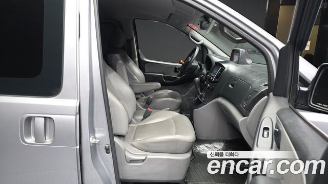 Hyundai Starex 2019 — photo 17