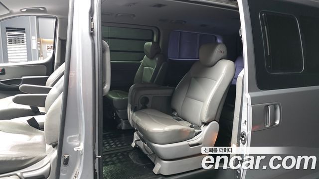 Hyundai Starex 2019 — photo 16