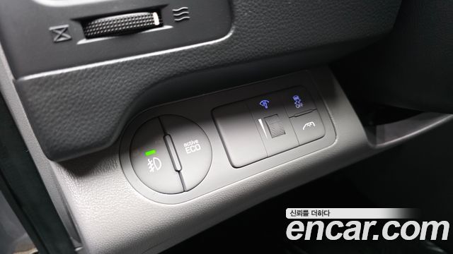 Hyundai Starex 2019 — photo 30