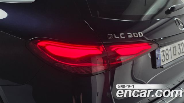 Mercedes-Benz GLC-Class 2024 — photo 9