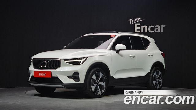Volvo XC40 2025 — photo 1