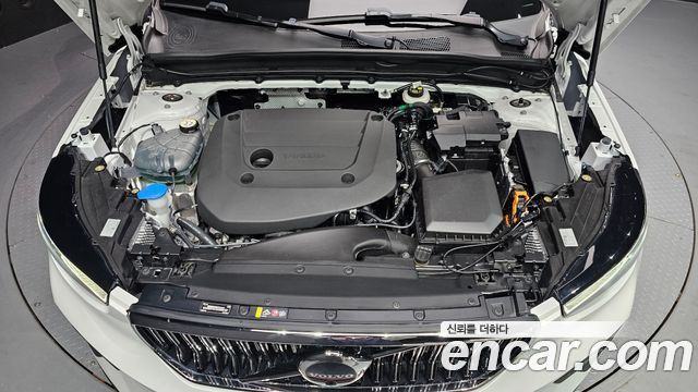 Volvo XC40 2025 — photo 6