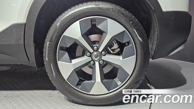Volvo XC40 2025 — photo 7