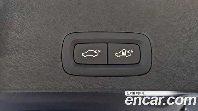 Volvo XC40 2025 — photo 27
