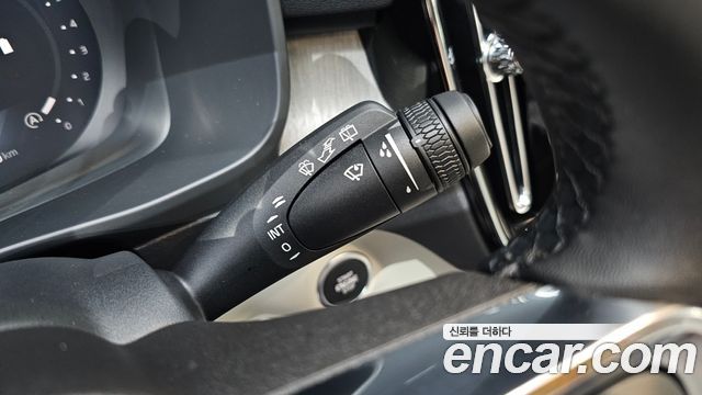 Volvo XC40 2025 — photo 30