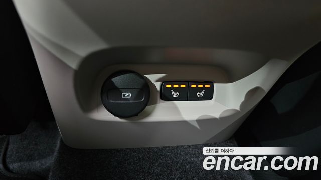 Volvo XC40 2025 — photo 31