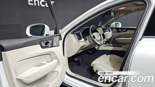 Volvo XC60 2026 — photo 13