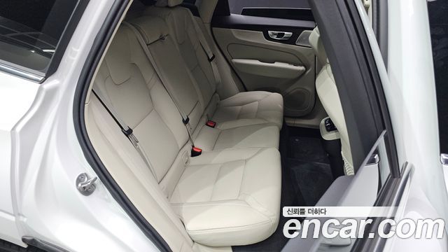 Volvo XC60 2026 — photo 17