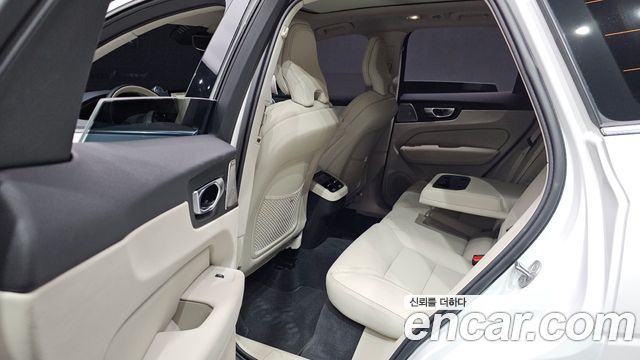 Volvo XC60 2026 — photo 18