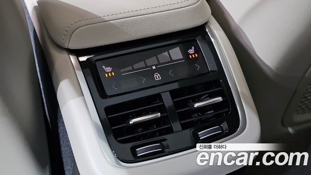 Volvo XC60 2026 — photo 25