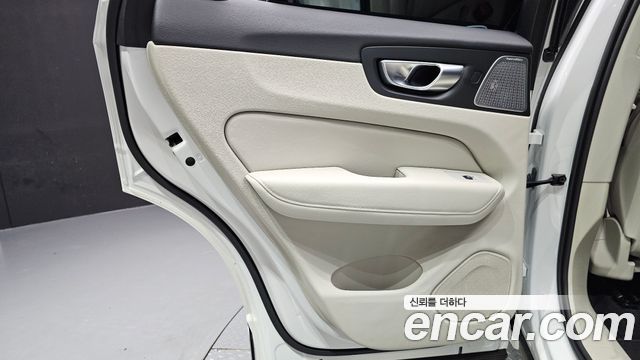 Volvo XC60 2026 — photo 15