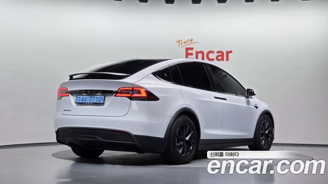 Tesla Model X 2023 — photo 2