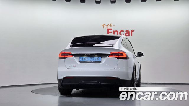 Tesla Model X 2023 — photo 4