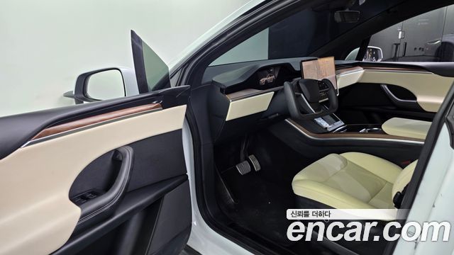 Tesla Model X 2023 — photo 13