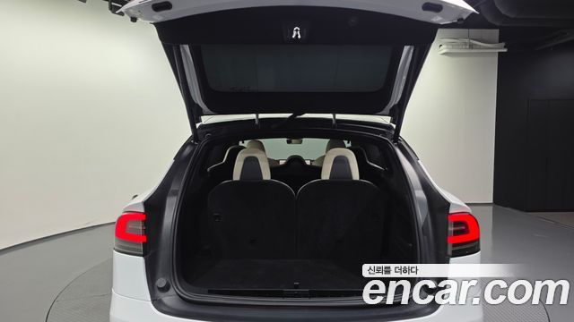 Tesla Model X 2023 — photo 26