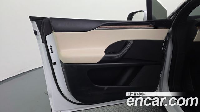 Tesla Model X 2023 — photo 14