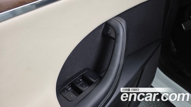 Tesla Model X 2023 — photo 27