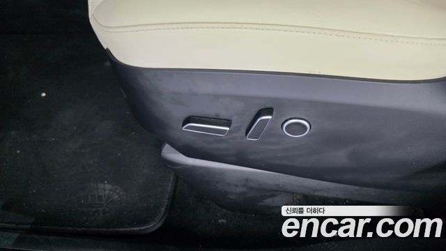 Tesla Model X 2023 — photo 32