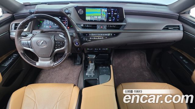 Lexus ES 2019 — photo 10
