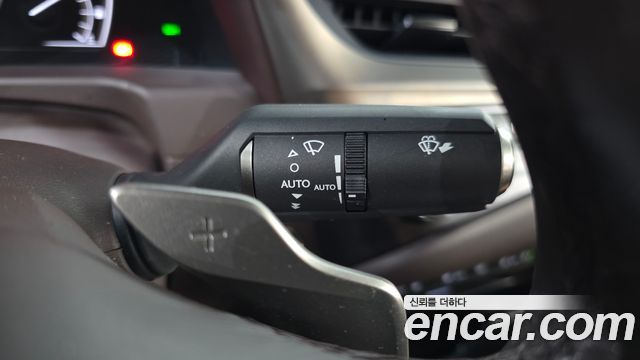 Lexus ES 2019 — photo 29