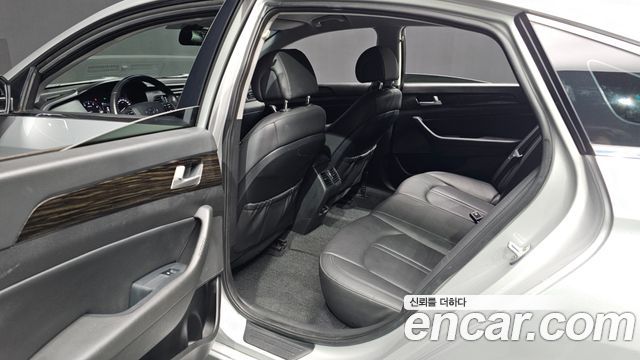 Hyundai Sonata 2017 — photo 11