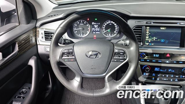 Hyundai Sonata 2017 — photo 13