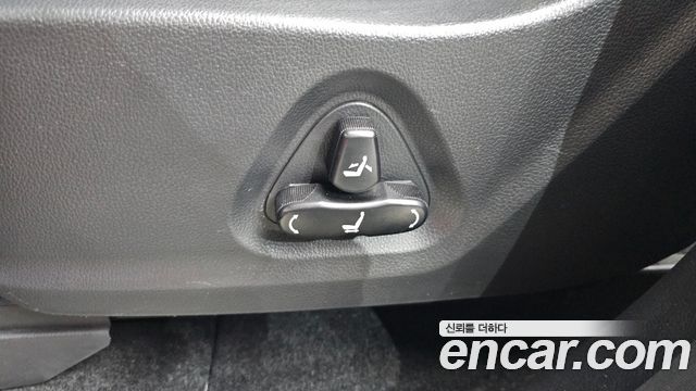 KG Mobility Rexton 2018 — photo 20