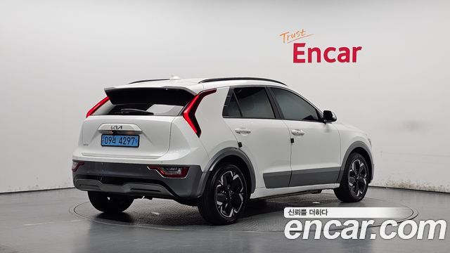 Kia Niro 2023 — photo 2