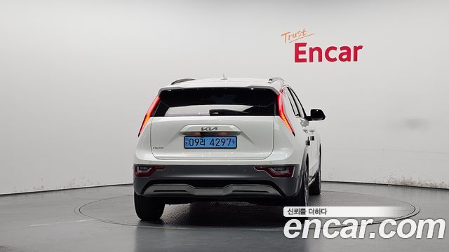 Kia Niro 2023 — photo 4