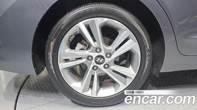 Hyundai AVANTE 2018 — photo 5