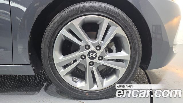 Hyundai AVANTE 2018 — photo 7