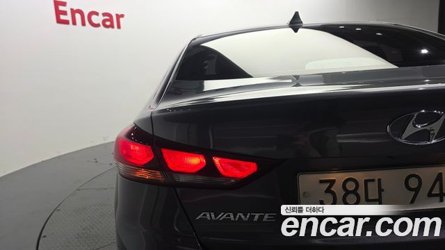 Hyundai AVANTE 2018 — photo 9