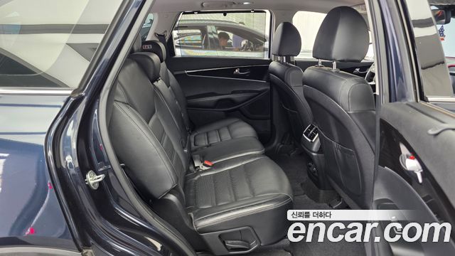 Kia Sorento 2019 — photo 12