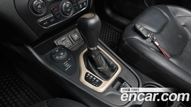 Jeep Cherokee 2015 — photo 9