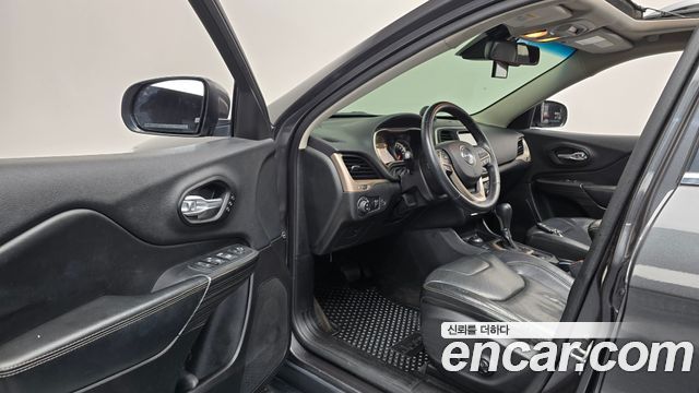 Jeep Cherokee 2015 — photo 10