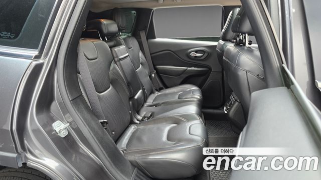 Jeep Cherokee 2015 — photo 11